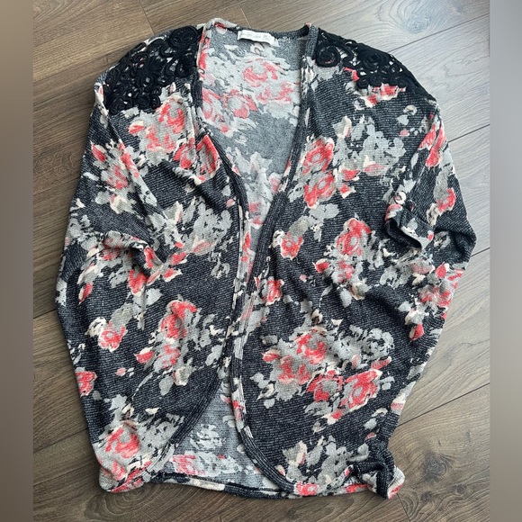 Abercrombie & Fitch Kimono - Picture 1 of 5
